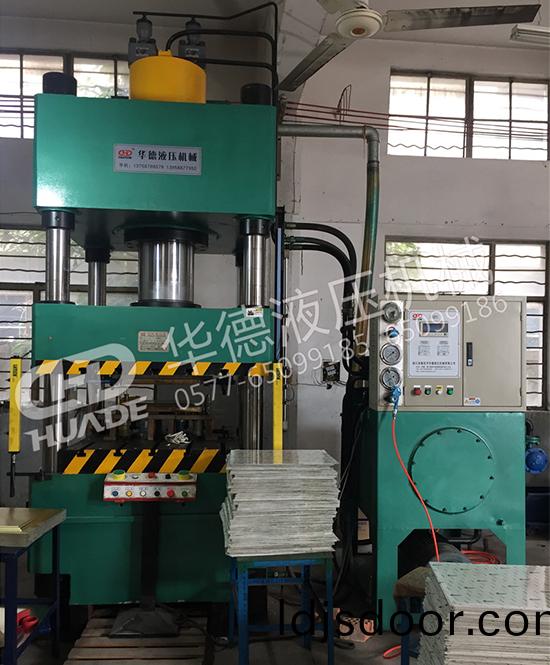 HDY弔頂(ding)（鋁(lv)釦闆(ban)）成型(xing)液壓機(ji)