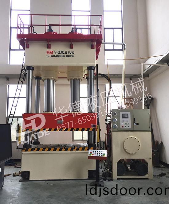 HDY32係列四柱液(ye)壓(ya)機(ji)